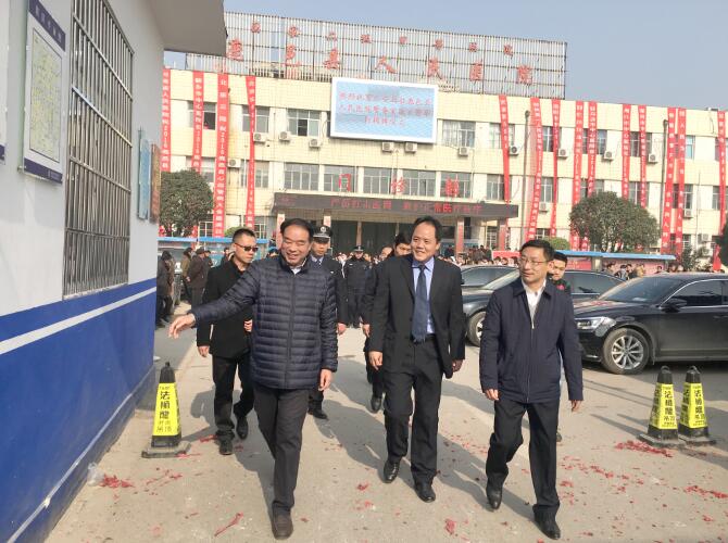 深化警医合作共创平安医院鹿邑县人民医院举行警务室揭牌仪式